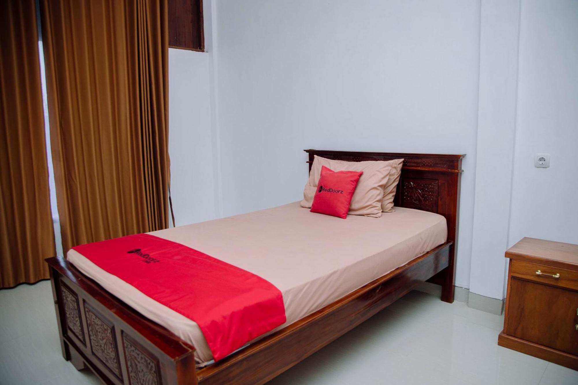 Reddoorz At Villa Bukit Senyum Lombok Kuripan  Luaran gambar