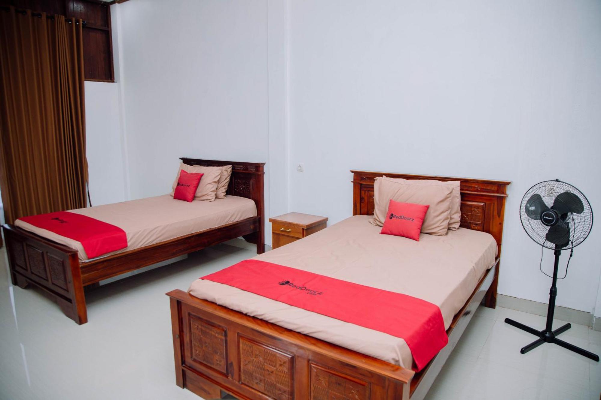 Reddoorz At Villa Bukit Senyum Lombok Kuripan  Luaran gambar