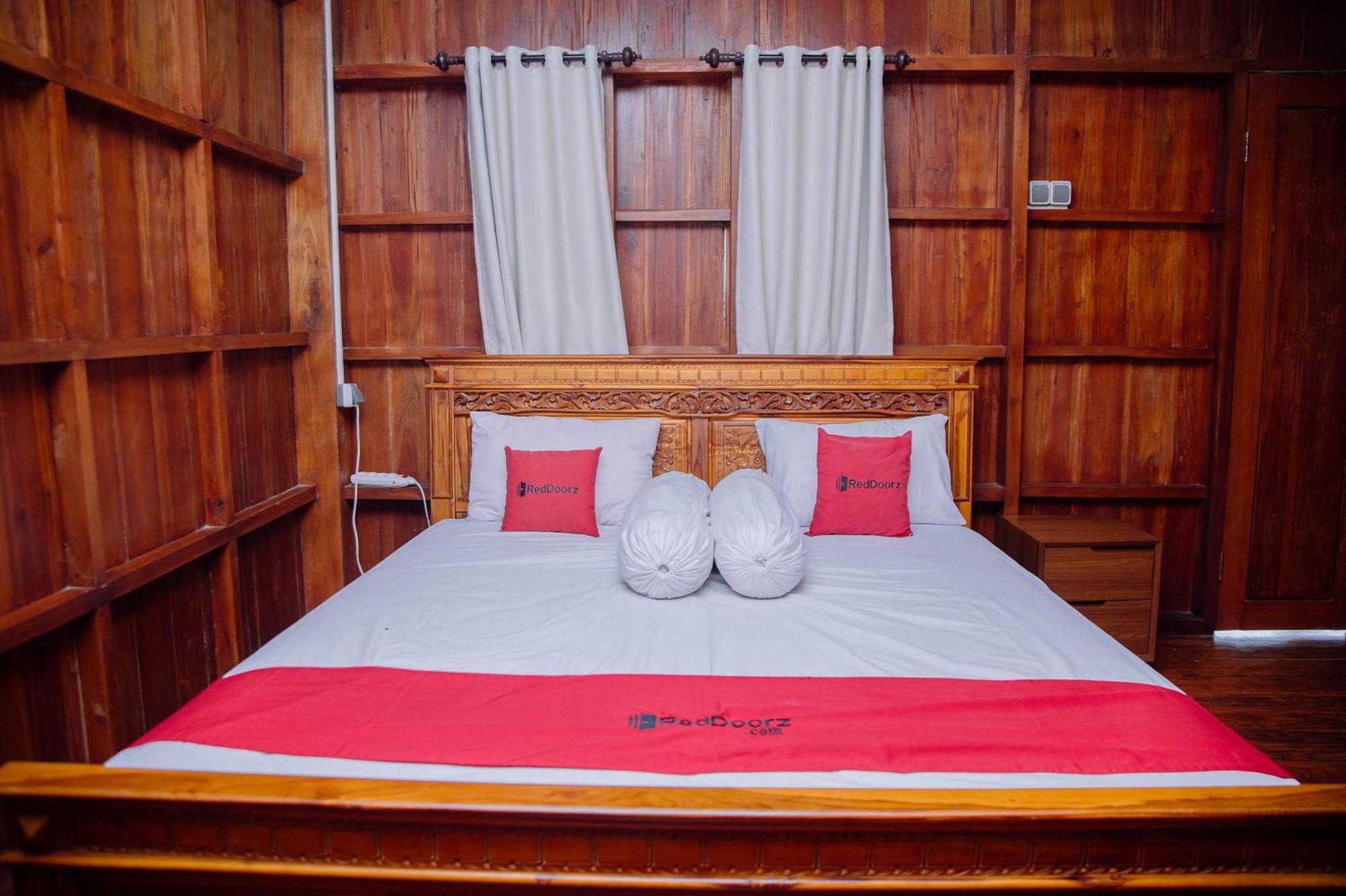 Reddoorz At Villa Bukit Senyum Lombok Kuripan  Luaran gambar
