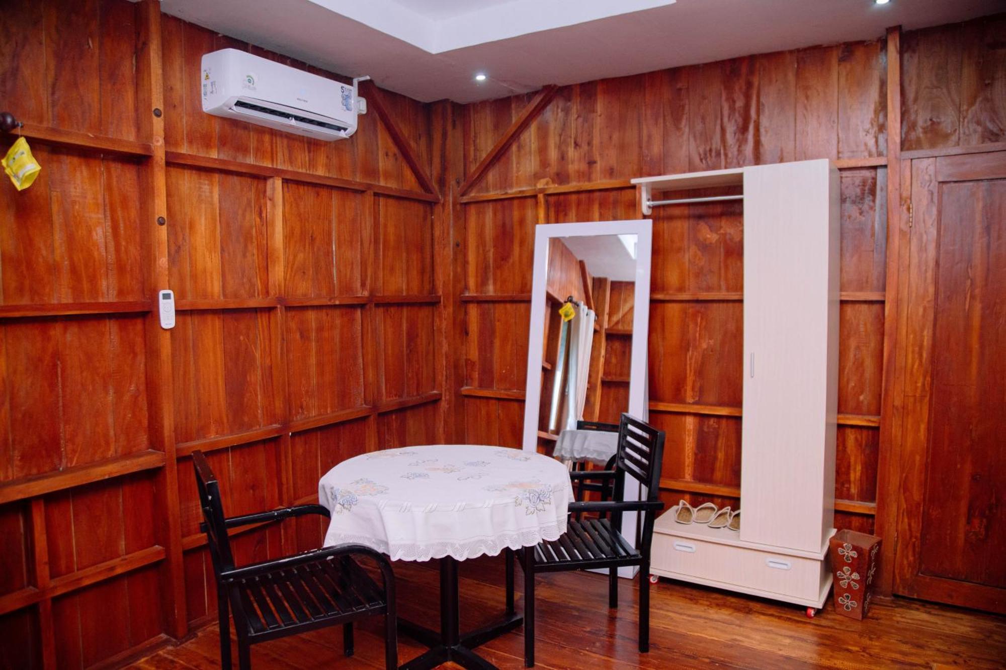 Reddoorz At Villa Bukit Senyum Lombok Kuripan  Luaran gambar