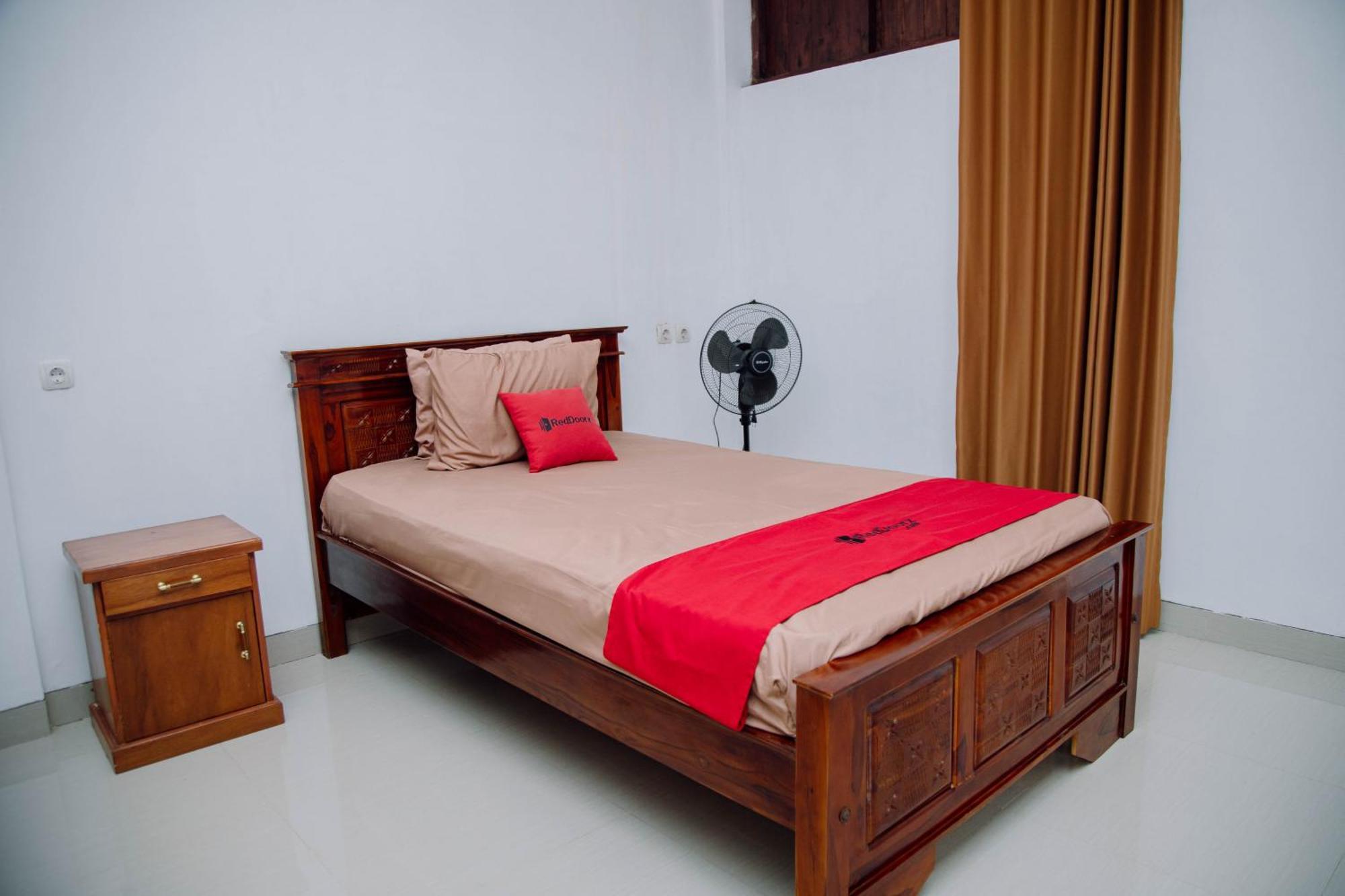 Reddoorz At Villa Bukit Senyum Lombok Kuripan  Luaran gambar
