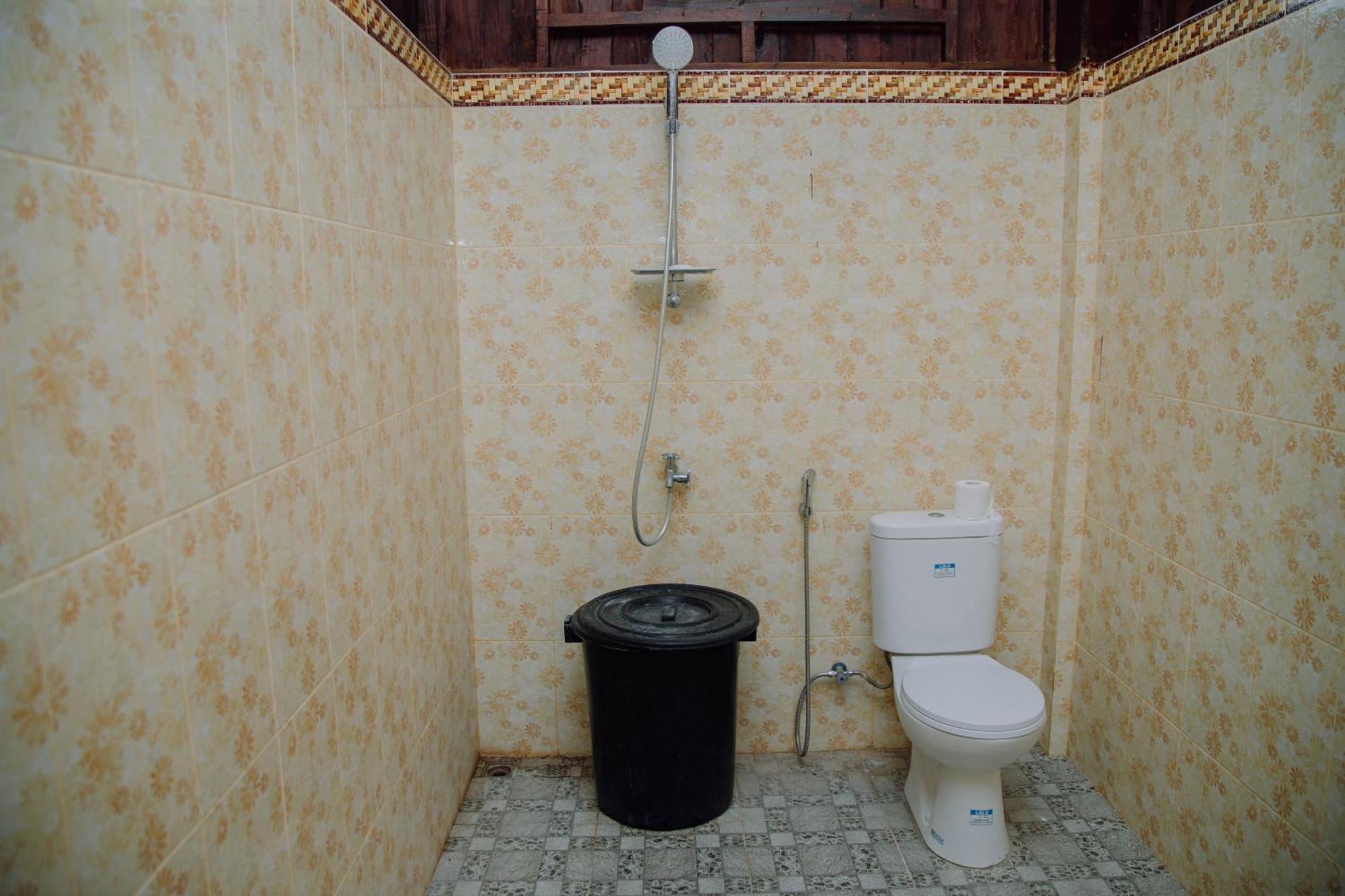 Reddoorz At Villa Bukit Senyum Lombok Kuripan  Luaran gambar